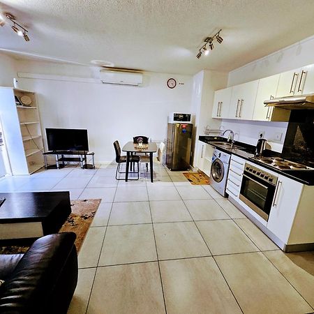 Kingelph Home-Stay Windhoek Exterior photo